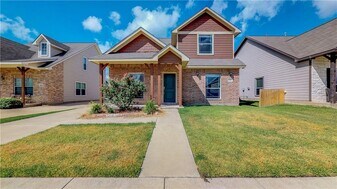 6904 Appomattox Dr in College Station, TX - Building Photo