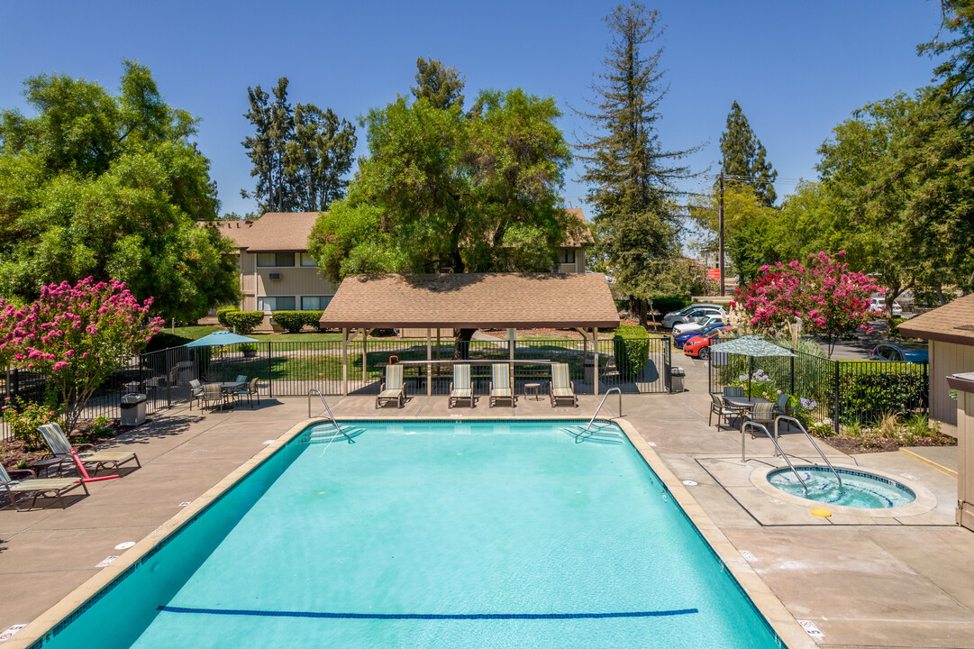 Cranbrook Apartments in Davis, CA - Building Photo