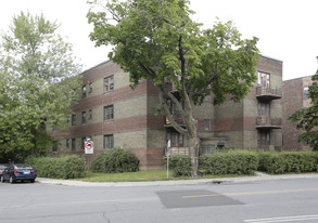 6735 W Sherbrooke E Apartments