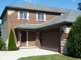 11871 21 Mile Rd in Shelby Township, MI - Building Photo