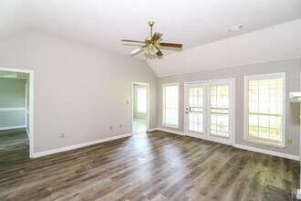 498 W Tipton Lake Cir in Millington, TN - Building Photo - Building Photo