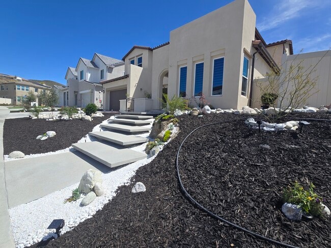 28618 Bloom Ln in Santa Clarita, CA - Building Photo - Building Photo
