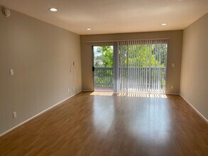 412 N Bellflower Blvd in Long Beach, CA - Foto de edificio - Building Photo