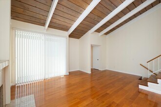 4203 Colfax Ave, Unit UnitA in Studio City, CA - Building Photo - Building Photo
