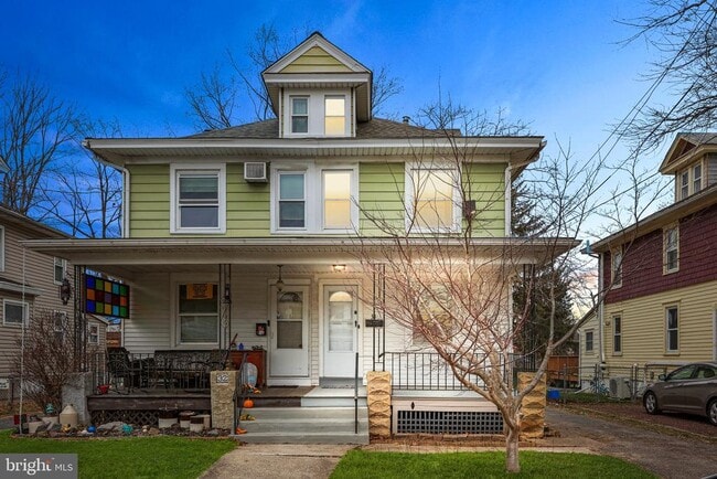 34 E Hendrickson Ave in Morrisville, PA - Building Photo - Building Photo