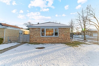 3457 Main St, Unit SI ID1372971P in Skokie, IL - Building Photo - Building Photo