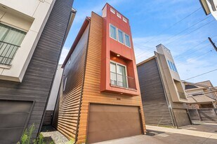 5830 Winsome Ln in Houston, TX - Building Photo