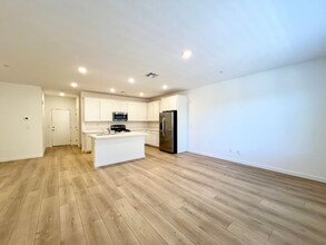 1546 Eva Xing Pl in Henderson, NV - Building Photo - Building Photo