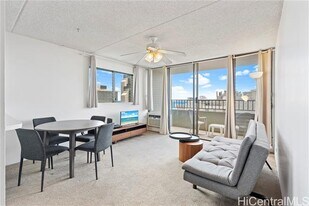 2240 Kuhio Ave. in Honolulu, HI - Building Photo