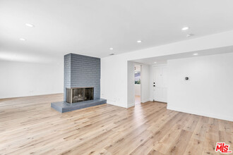 8540 Jumilla Ave in Los Angeles, CA - Building Photo - Building Photo