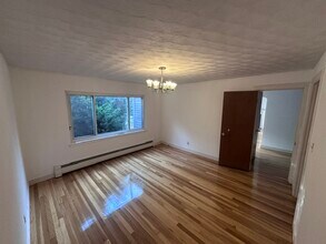 108 Manet Rd, Unit 108 in Chestnut Hill, MA - Foto de edificio - Building Photo