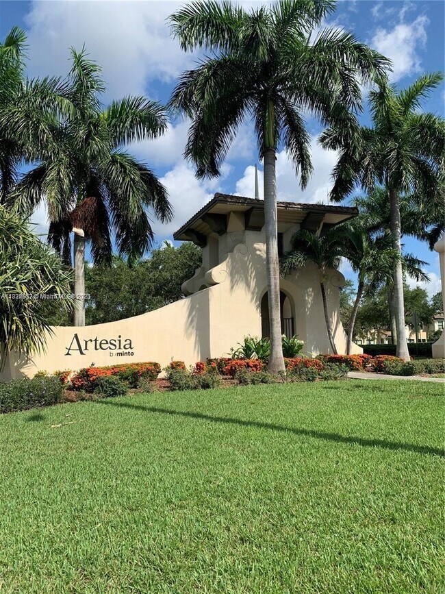 3020 NW 125th Ave in Sunrise, FL - Building Photo - Building Photo