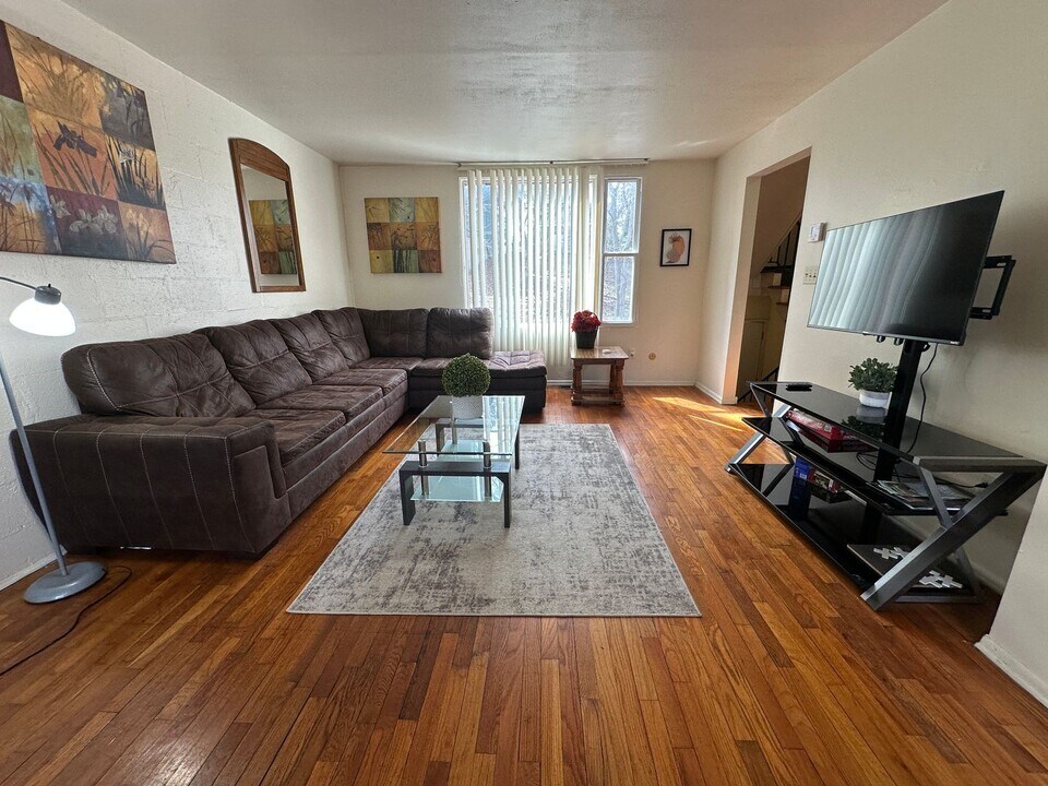 115 James St in Ithaca, NY - Building Photo