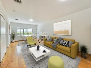 1521 Euclid Ave in Miami Beach, FL - Foto de edificio - Building Photo