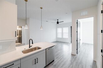 1420 Lakefront Dr in Sarasota, FL - Building Photo - Building Photo