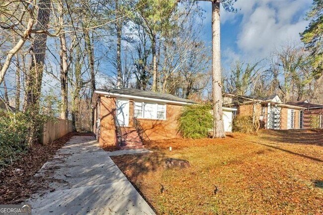 2259 Nelms Dr SW in Atlanta, GA - Building Photo - Building Photo
