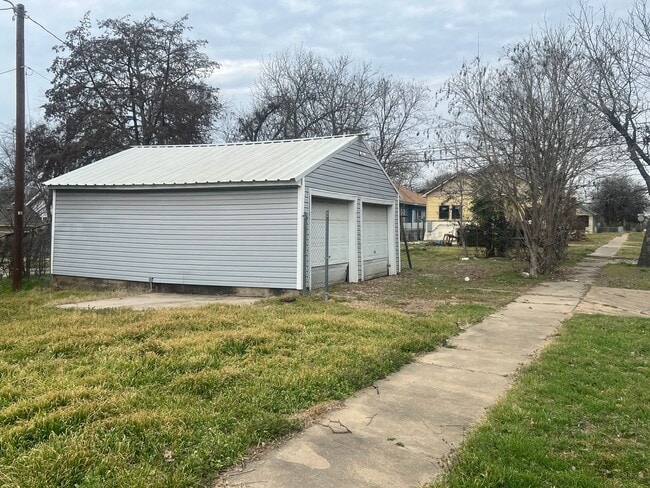 2001 Bosque Blvd in Waco, TX - Building Photo - Building Photo