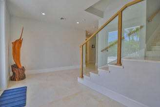 128 Leoni Dr in Islamorada, FL - Foto de edificio - Building Photo