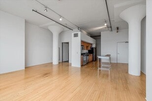 420 San Pedro St in Los Angeles, CA - Building Photo