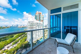 100 S Pointe Dr, Unit 1802 in Miami Beach, FL - Foto de edificio - Building Photo