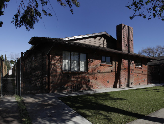 12833 Oxnard St in North Hollywood, CA - Foto de edificio - Building Photo