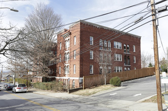 Jefferson Apartments in Asheville, NC - Building Photo - Building Photo