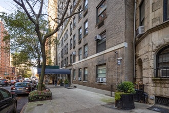Marboro Apartments in New York, NY - Building Photo - Building Photo
