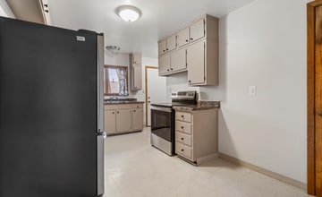 1320 Alms Dr in Champaign, IL - Building Photo - Building Photo