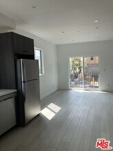 246 N Dillon St in Los Angeles, CA - Building Photo - Building Photo