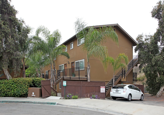 Adelaide Gardens in San Diego, CA - Foto de edificio - Building Photo