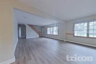 26 Village Ln in Levittown, PA - Building Photo - Building Photo