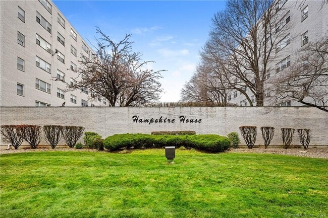 891 Farmington Ave in West Hartford, CT - Building Photo - Building Photo