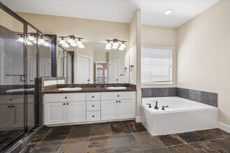 5811 Maxie St in Houston, TX - Building Photo - Building Photo