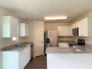 1271 S McDuff St in North Port, FL - Building Photo - Building Photo