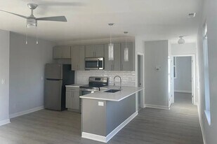 216 Findlay St in Cincinnati, OH - Building Photo