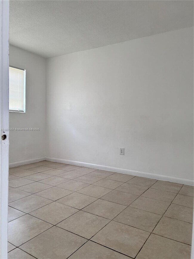 50 NE 84th St in Miami, FL - Building Photo - Building Photo