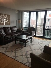 1309 N Wells St, Unit 1104 in Chicago, IL - Building Photo - Building Photo