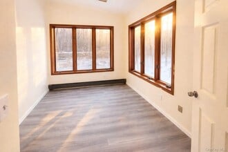 8 Rocky Rd in Monroe, NY - Building Photo - Building Photo