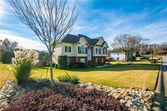 4927 Planters Way in Flowery Branch, GA - Foto de edificio - Building Photo