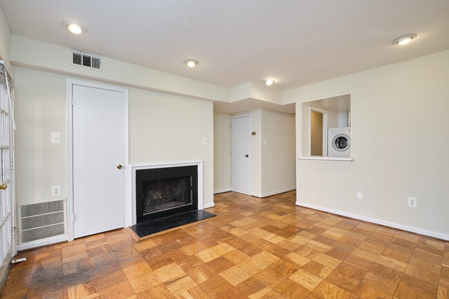 1607 Corcoran St NW in Washington, DC - Building Photo - Building Photo