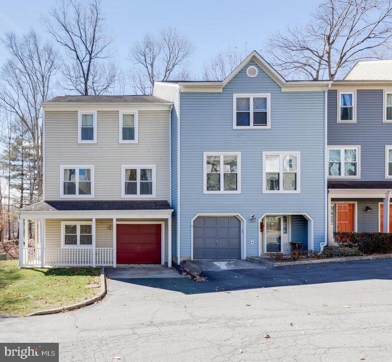 6411 Cherokee Ct in Alexandria, VA - Building Photo