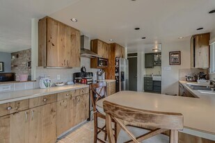 6086 Simmons Dr in Boulder, CO - Building Photo