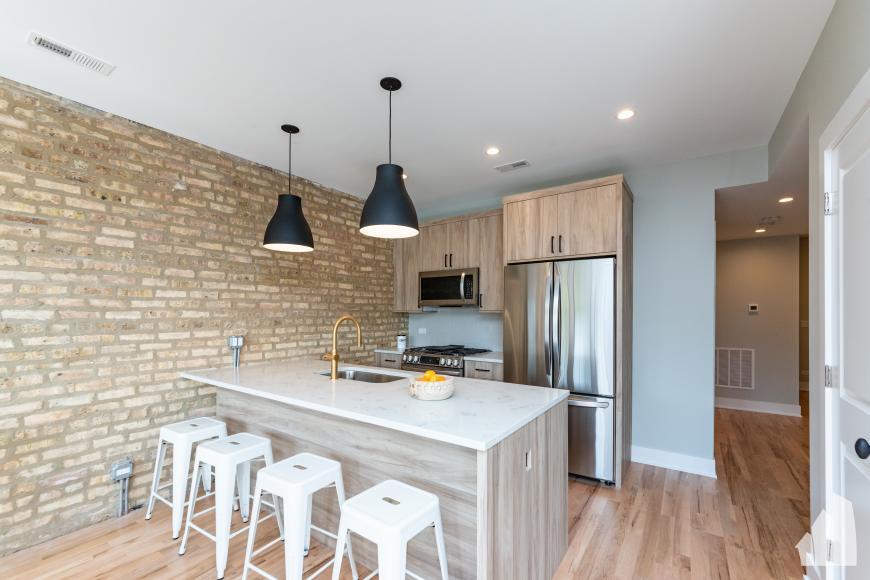 2539 N Campbell Ave in Chicago, IL - Building Photo