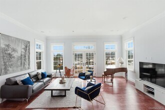 74 Old Post Ln in Mamaroneck, NY - Building Photo - Building Photo