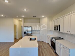 6006 Sycamore Pl St in St. Cloud, FL - Building Photo - Building Photo