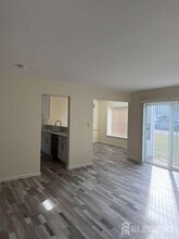 126 Winchester Way in Franklin Township, NJ - Building Photo - Building Photo