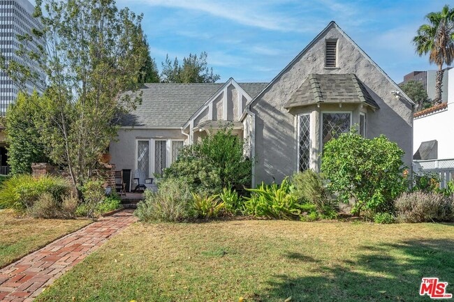 property at 6249 Del Valle Dr