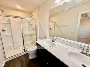 945 Arnold Place Dr in Fuquay Varina, NC - Building Photo - Building Photo