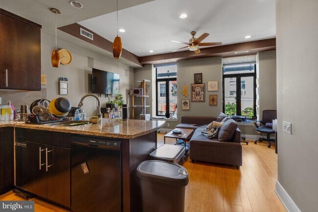 property at 530 W Girard Ave