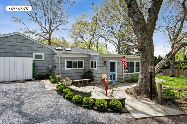 property at 90 Bay St